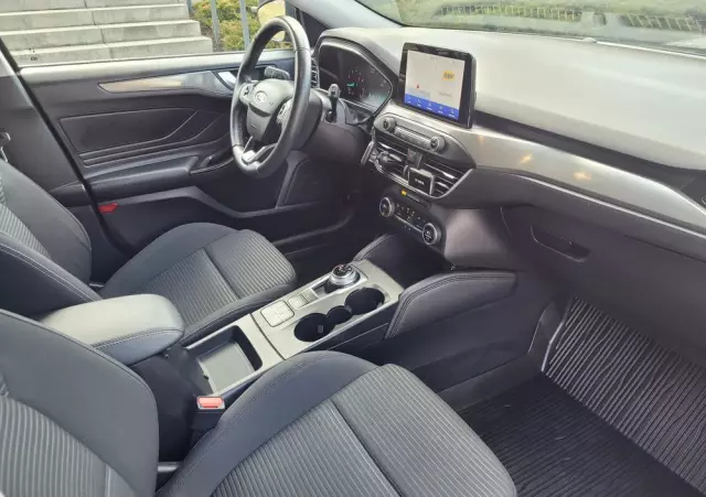 FORD Focus Turnier 1.0 EcoBoost Start-Stopp-System TITANIUM