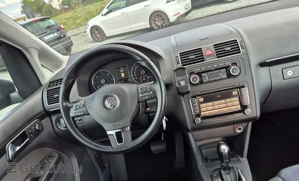 VOLKSWAGEN Touran 