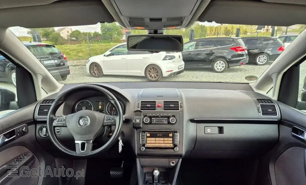 VOLKSWAGEN Touran 