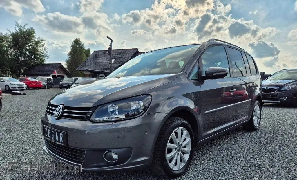 VOLKSWAGEN Touran 