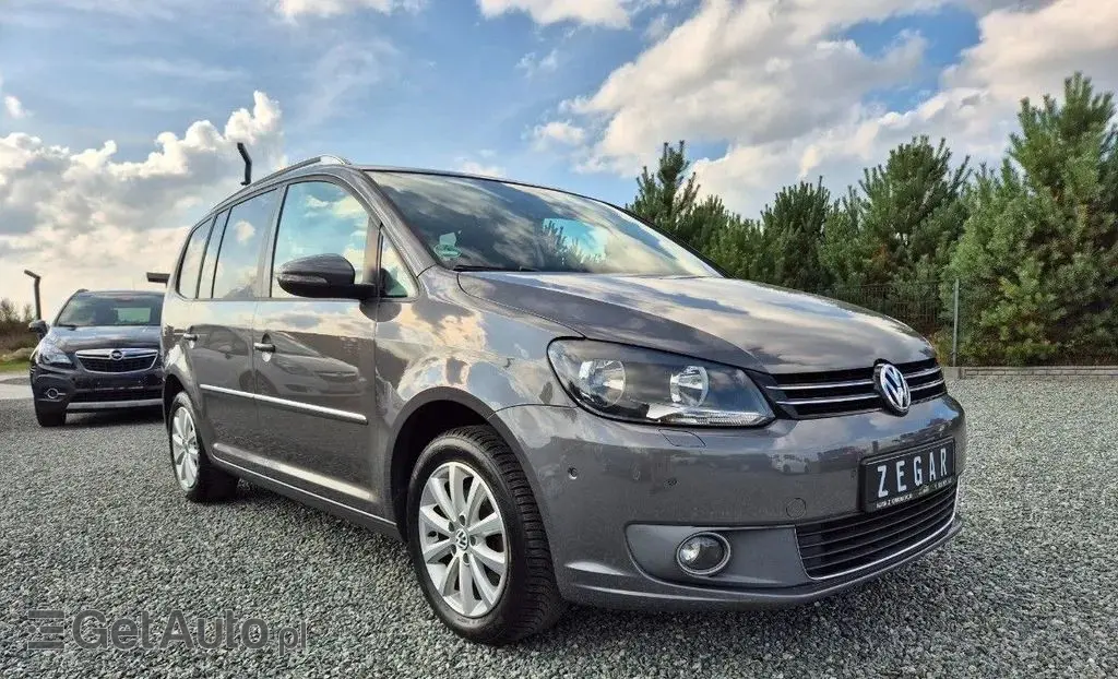 VOLKSWAGEN Touran 