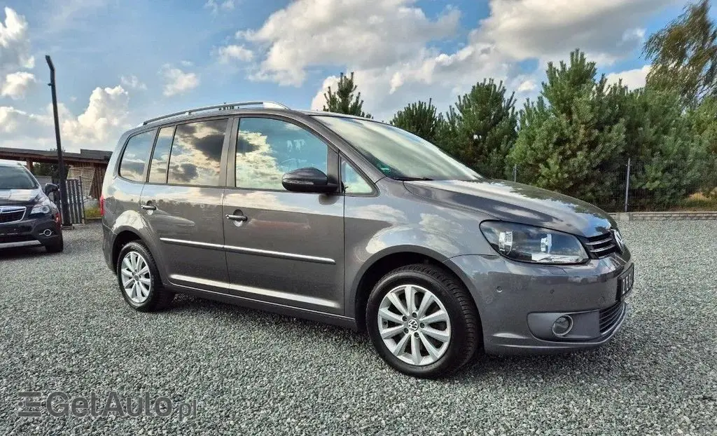 VOLKSWAGEN Touran 
