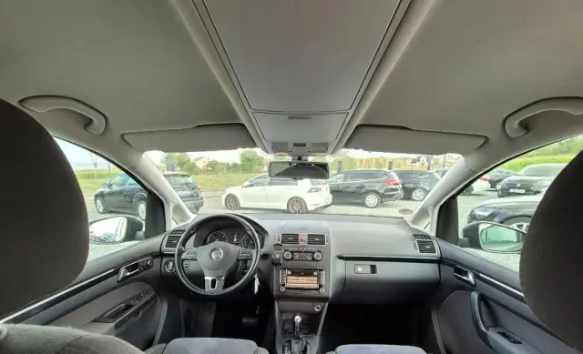 VOLKSWAGEN Touran 