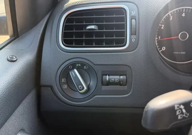 VOLKSWAGEN Polo 1.2 Life