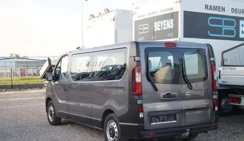 OPEL Vivaro 