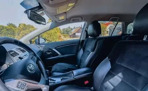 TOYOTA Avensis 