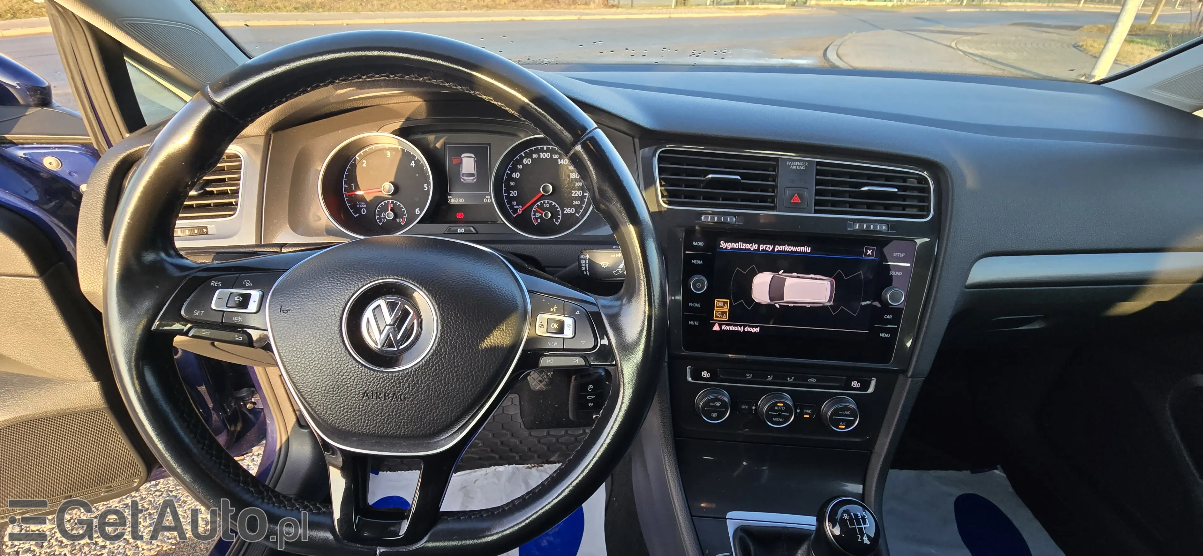 VOLKSWAGEN Golf Comfortline