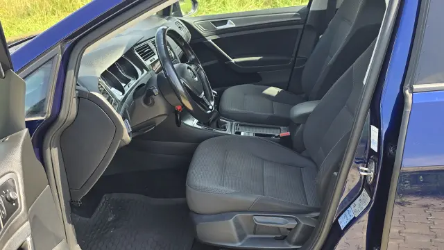 VOLKSWAGEN Golf Comfortline