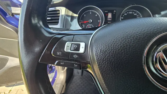 VOLKSWAGEN Golf Comfortline