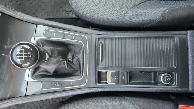 VOLKSWAGEN Golf Comfortline