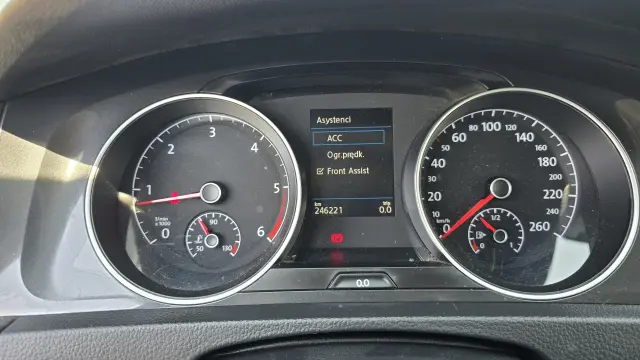 VOLKSWAGEN Golf Comfortline