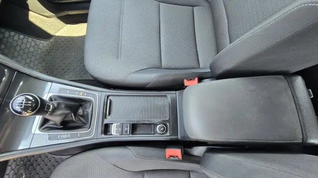 VOLKSWAGEN Golf Comfortline