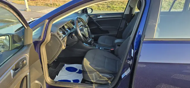 VOLKSWAGEN Golf Comfortline