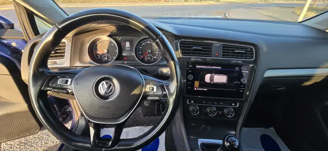 VOLKSWAGEN Golf Comfortline