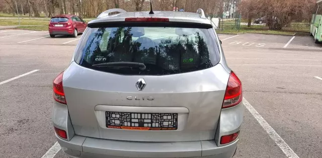 RENAULT Clio 