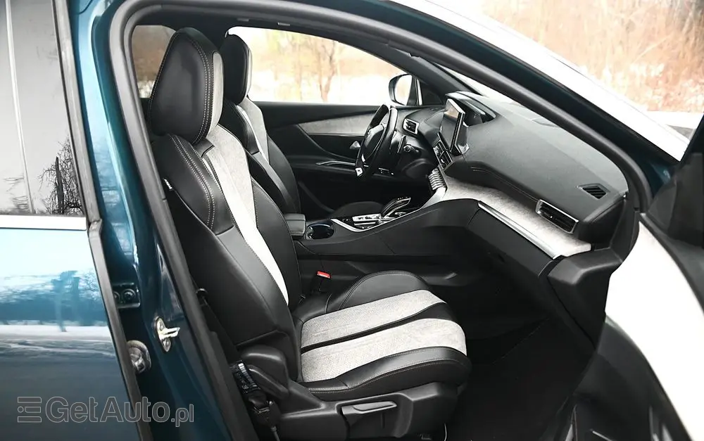 PEUGEOT 3008 Hybrid4 300 e-EAT8 GT Pack