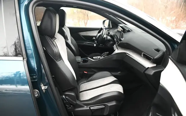 PEUGEOT 3008 Hybrid4 300 e-EAT8 GT Pack