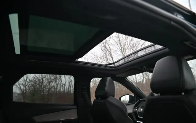 PEUGEOT 3008 Hybrid4 300 e-EAT8 GT Pack