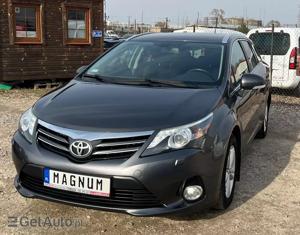 TOYOTA Avensis Combi 2.0 D-4D Executive