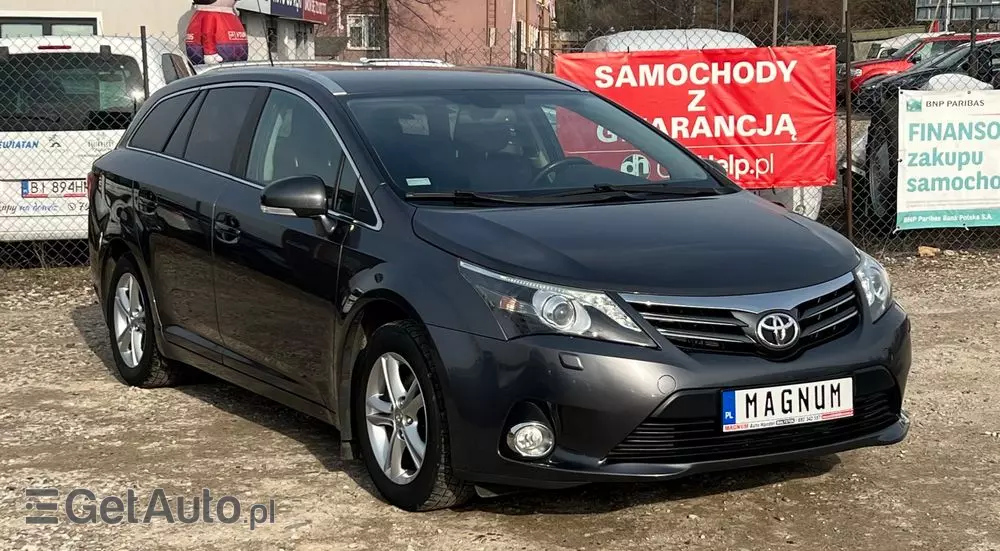 TOYOTA Avensis Combi 2.0 D-4D Executive