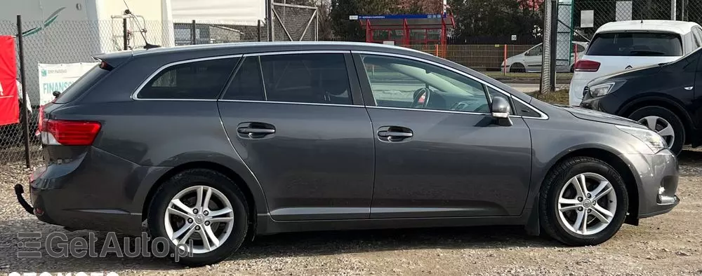 TOYOTA Avensis Combi 2.0 D-4D Executive