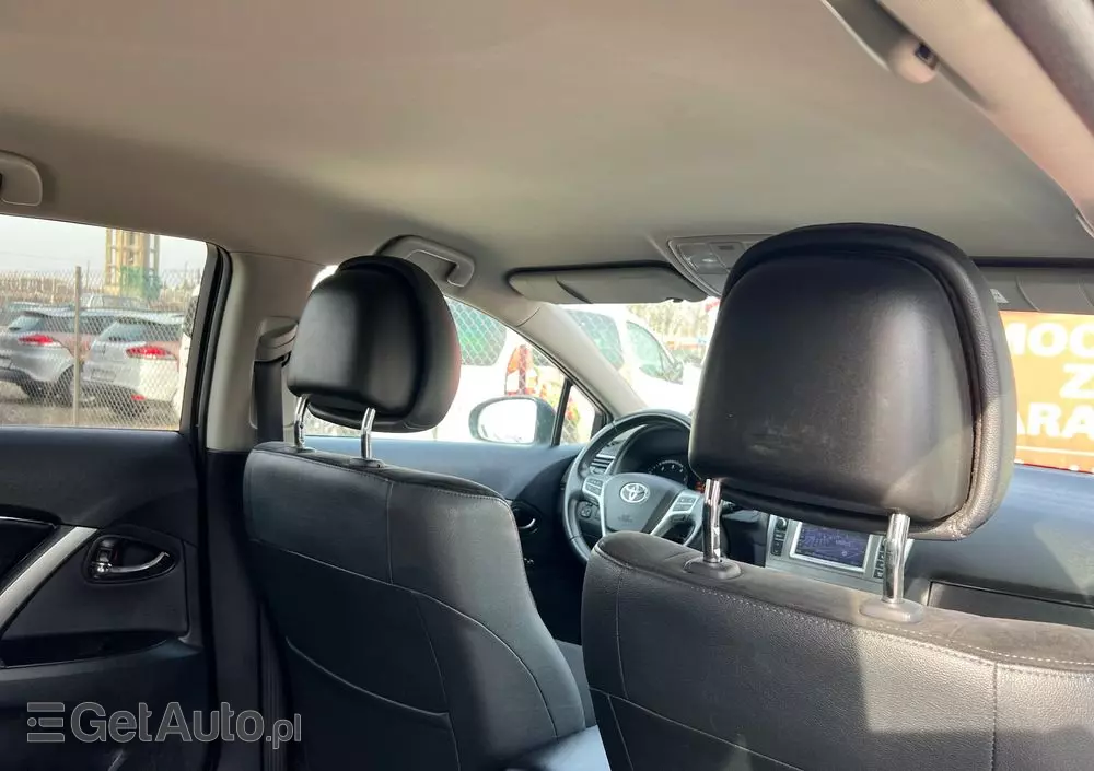 TOYOTA Avensis Combi 2.0 D-4D Executive