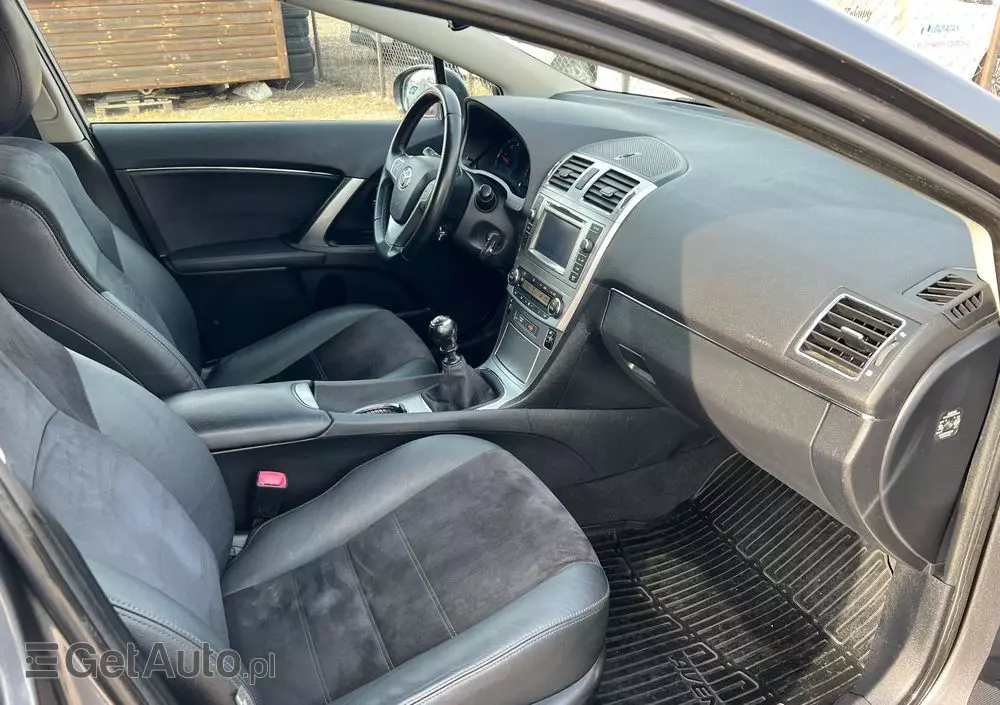 TOYOTA Avensis Combi 2.0 D-4D Executive