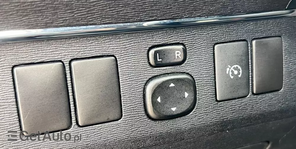 TOYOTA Avensis Combi 2.0 D-4D Executive