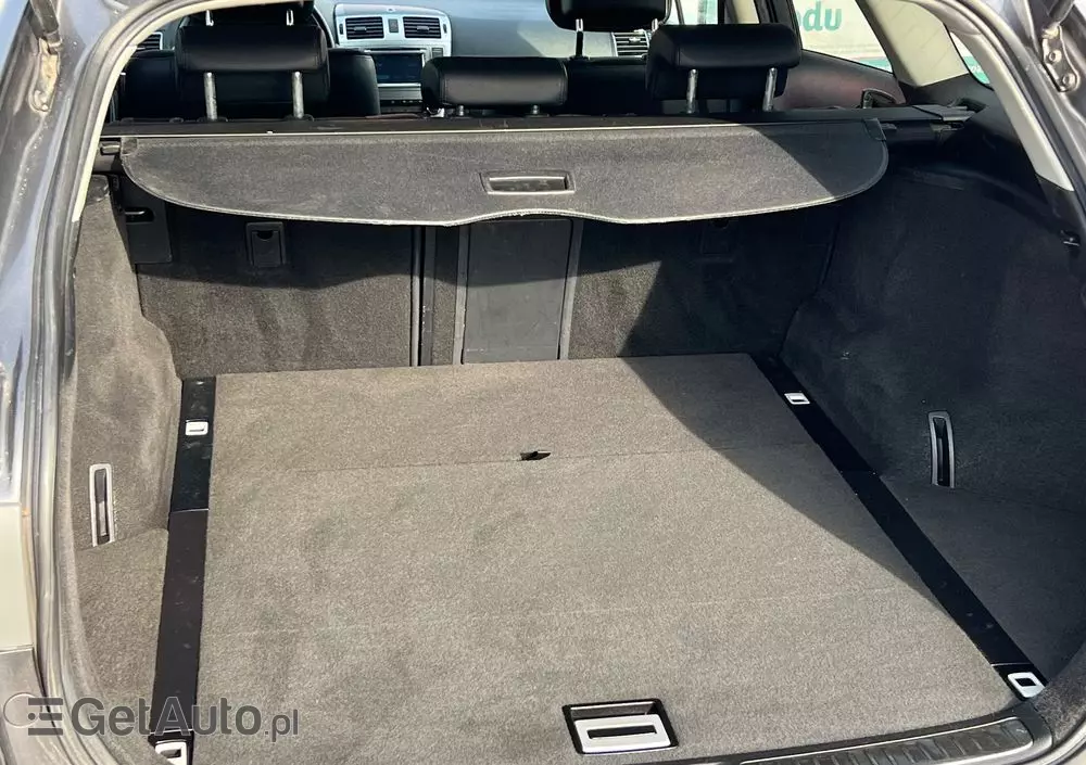 TOYOTA Avensis Combi 2.0 D-4D Executive