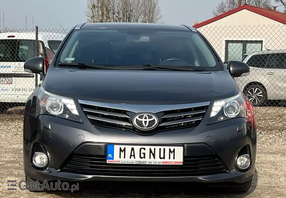 TOYOTA Avensis Combi 2.0 D-4D Executive