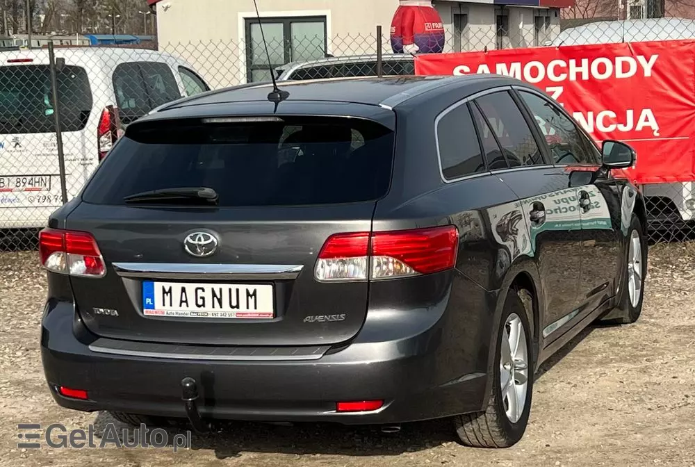 TOYOTA Avensis Combi 2.0 D-4D Executive