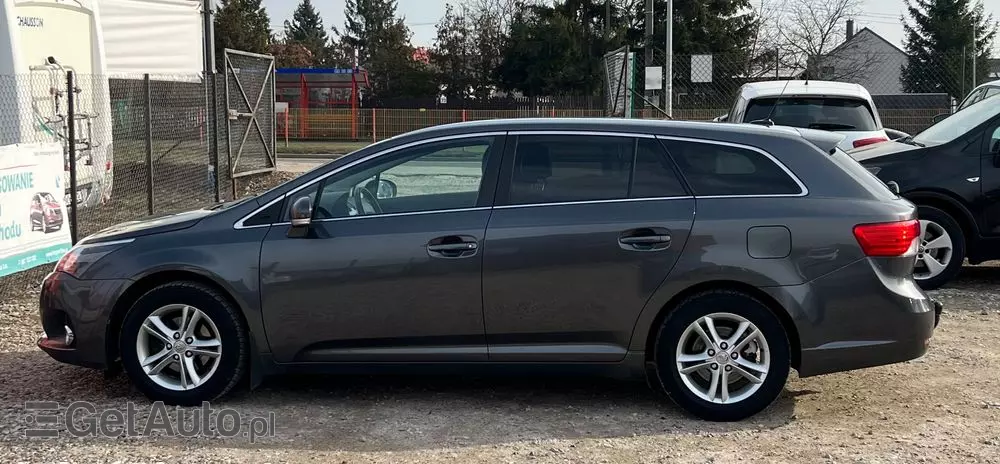 TOYOTA Avensis Combi 2.0 D-4D Executive