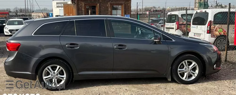 TOYOTA Avensis Combi 2.0 D-4D Executive