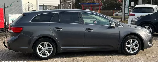 TOYOTA Avensis Combi 2.0 D-4D Executive