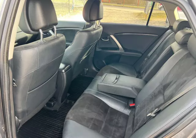 TOYOTA Avensis Combi 2.0 D-4D Executive