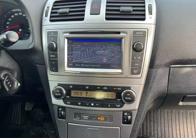 TOYOTA Avensis Combi 2.0 D-4D Executive