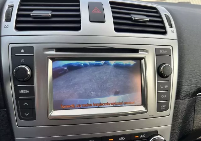 TOYOTA Avensis Combi 2.0 D-4D Executive