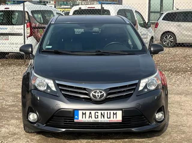 TOYOTA Avensis Combi 2.0 D-4D Executive