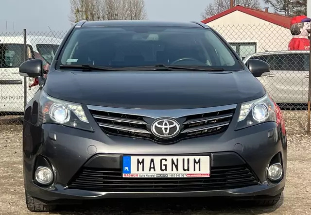 TOYOTA Avensis Combi 2.0 D-4D Executive