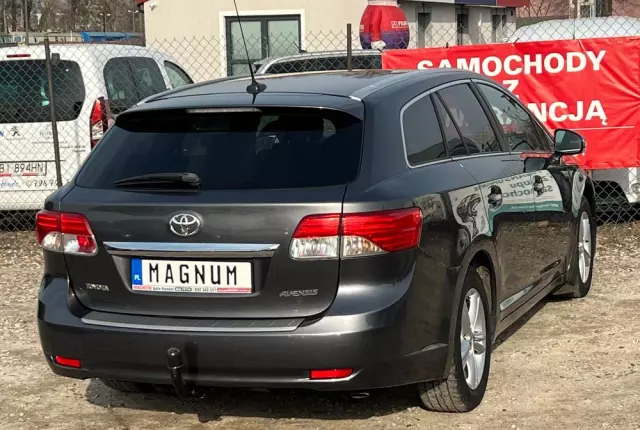 TOYOTA Avensis Combi 2.0 D-4D Executive