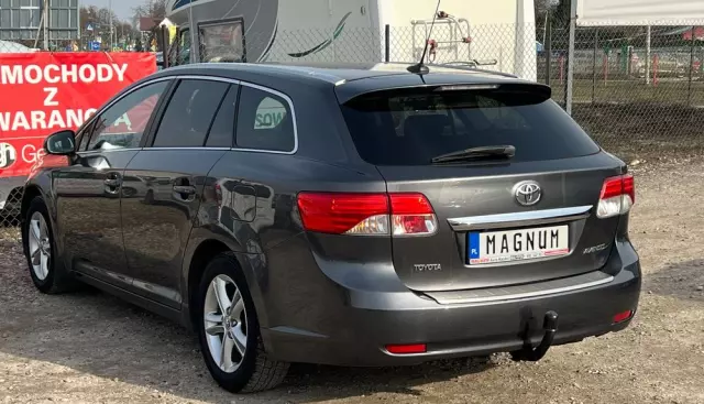 TOYOTA Avensis Combi 2.0 D-4D Executive