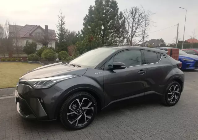 TOYOTA C-HR 