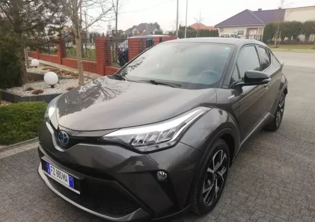 TOYOTA C-HR 