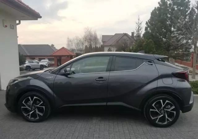 TOYOTA C-HR 