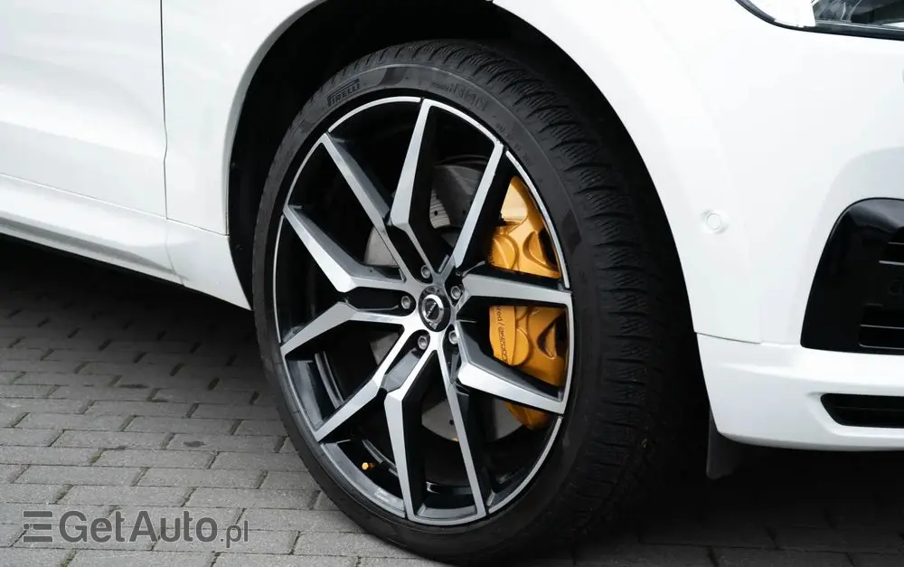 VOLVO XC 60 T8 AWD Plug-In Hybrid Polestar Engineered