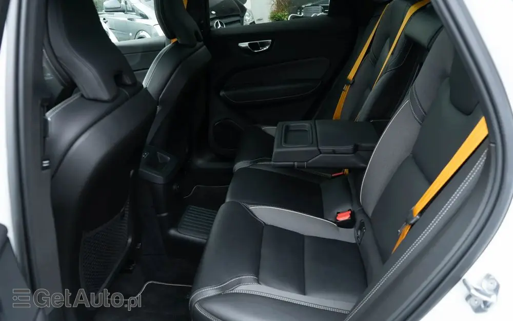 VOLVO XC 60 T8 AWD Plug-In Hybrid Polestar Engineered