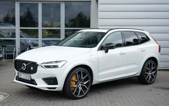 VOLVO XC 60 T8 AWD Plug-In Hybrid Polestar Engineered