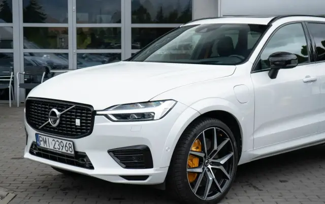 VOLVO XC 60 T8 AWD Plug-In Hybrid Polestar Engineered