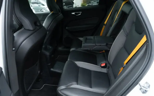 VOLVO XC 60 T8 AWD Plug-In Hybrid Polestar Engineered