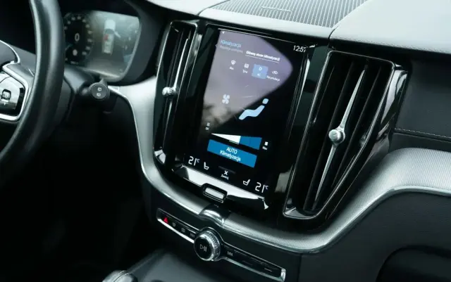 VOLVO XC 60 T8 AWD Plug-In Hybrid Polestar Engineered